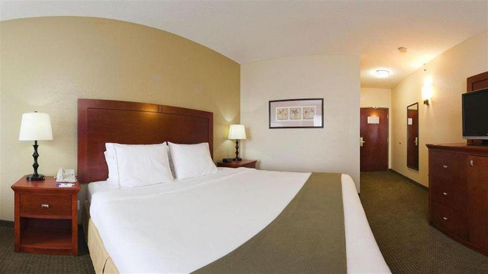 Holiday Inn Express Hotel & Suites Bedford By Ihg Eksteriør billede