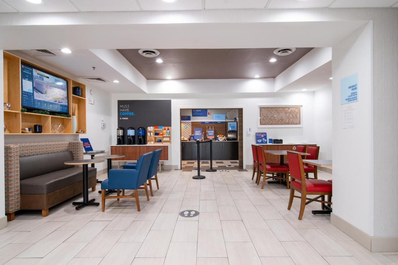 Holiday Inn Express Hotel & Suites Bedford By Ihg Eksteriør billede