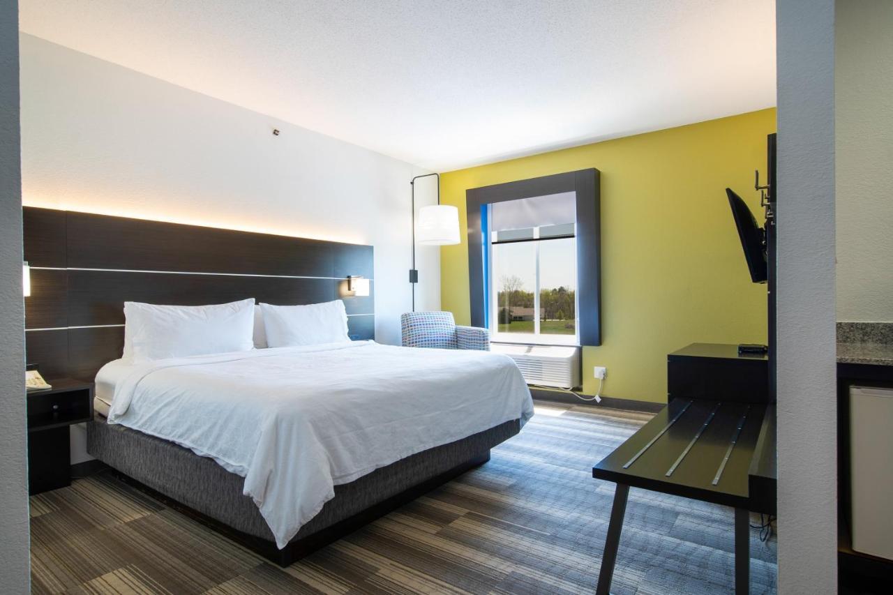 Holiday Inn Express Hotel & Suites Bedford By Ihg Eksteriør billede