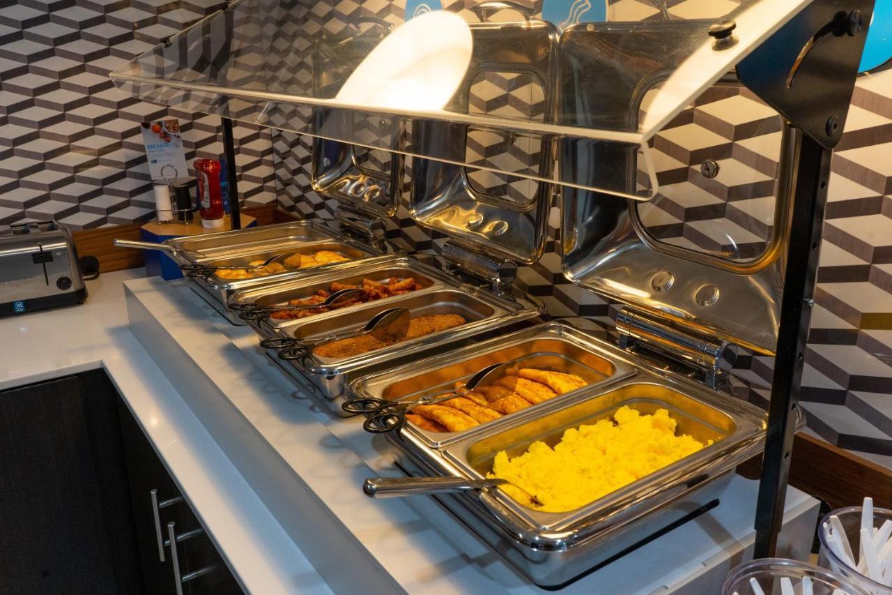 Holiday Inn Express Hotel & Suites Bedford By Ihg Eksteriør billede