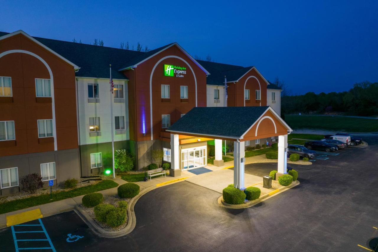 Holiday Inn Express Hotel & Suites Bedford By Ihg Eksteriør billede