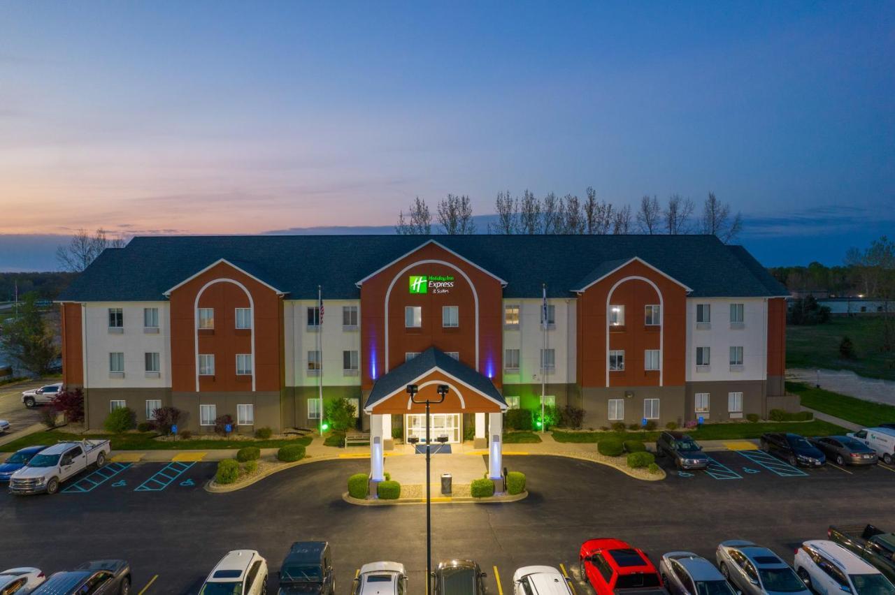 Holiday Inn Express Hotel & Suites Bedford By Ihg Eksteriør billede