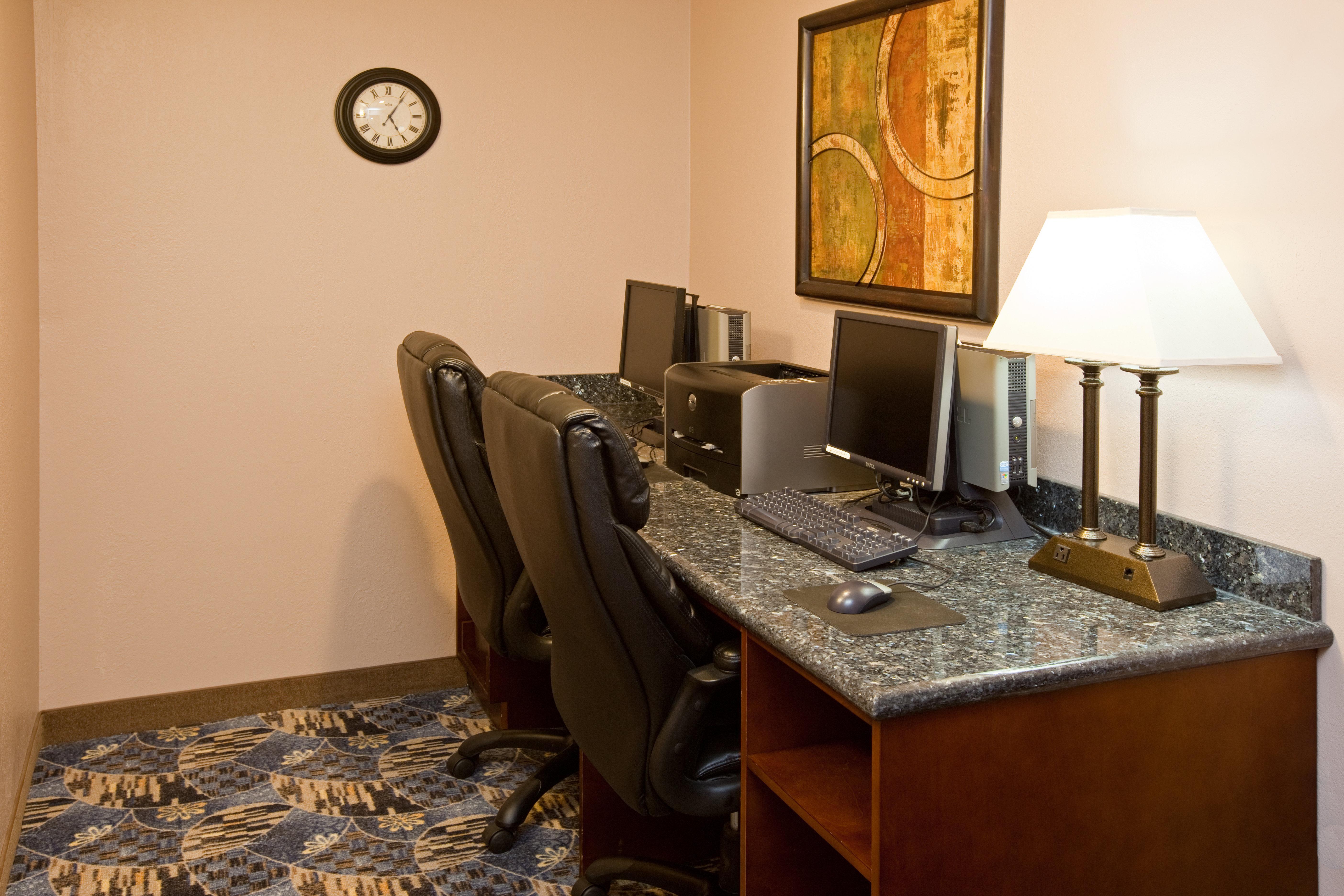 Holiday Inn Express Hotel & Suites Bedford By Ihg Eksteriør billede