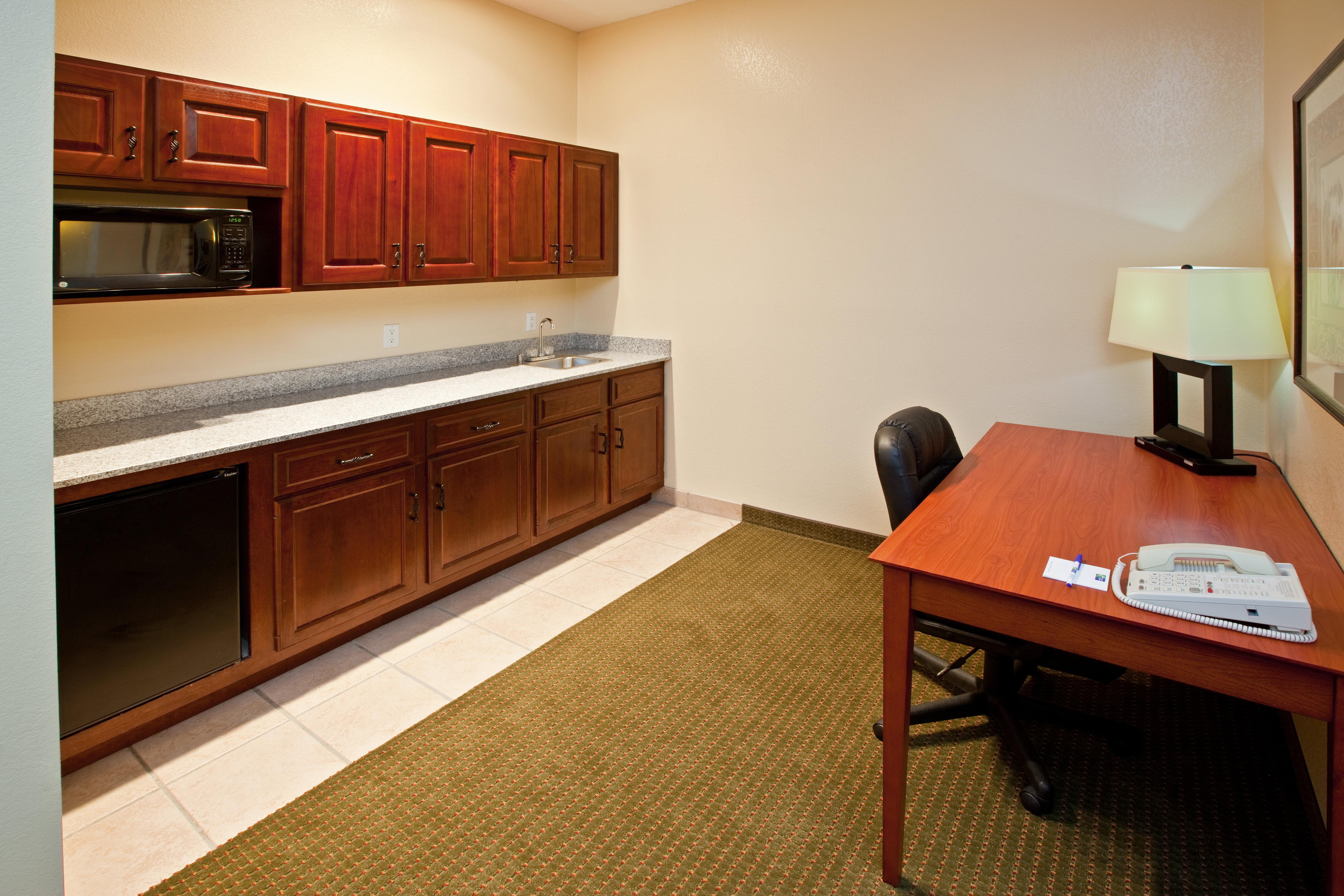 Holiday Inn Express Hotel & Suites Bedford By Ihg Eksteriør billede