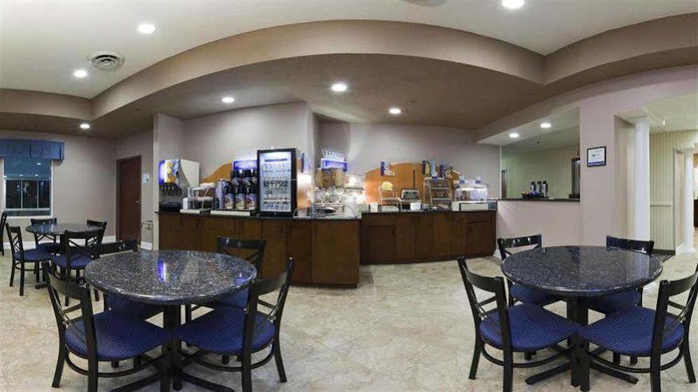 Holiday Inn Express Hotel & Suites Bedford By Ihg Eksteriør billede